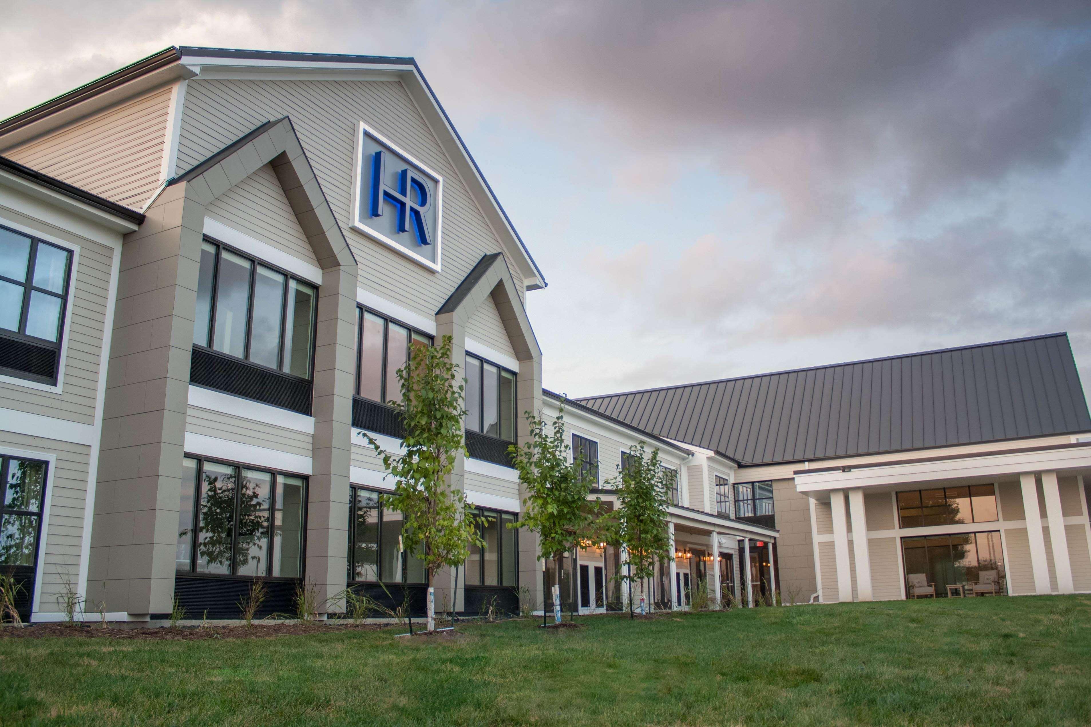 Hotel Renovo Des Moines Urbandale,Tapestry Collection Hilton エクステリア 写真