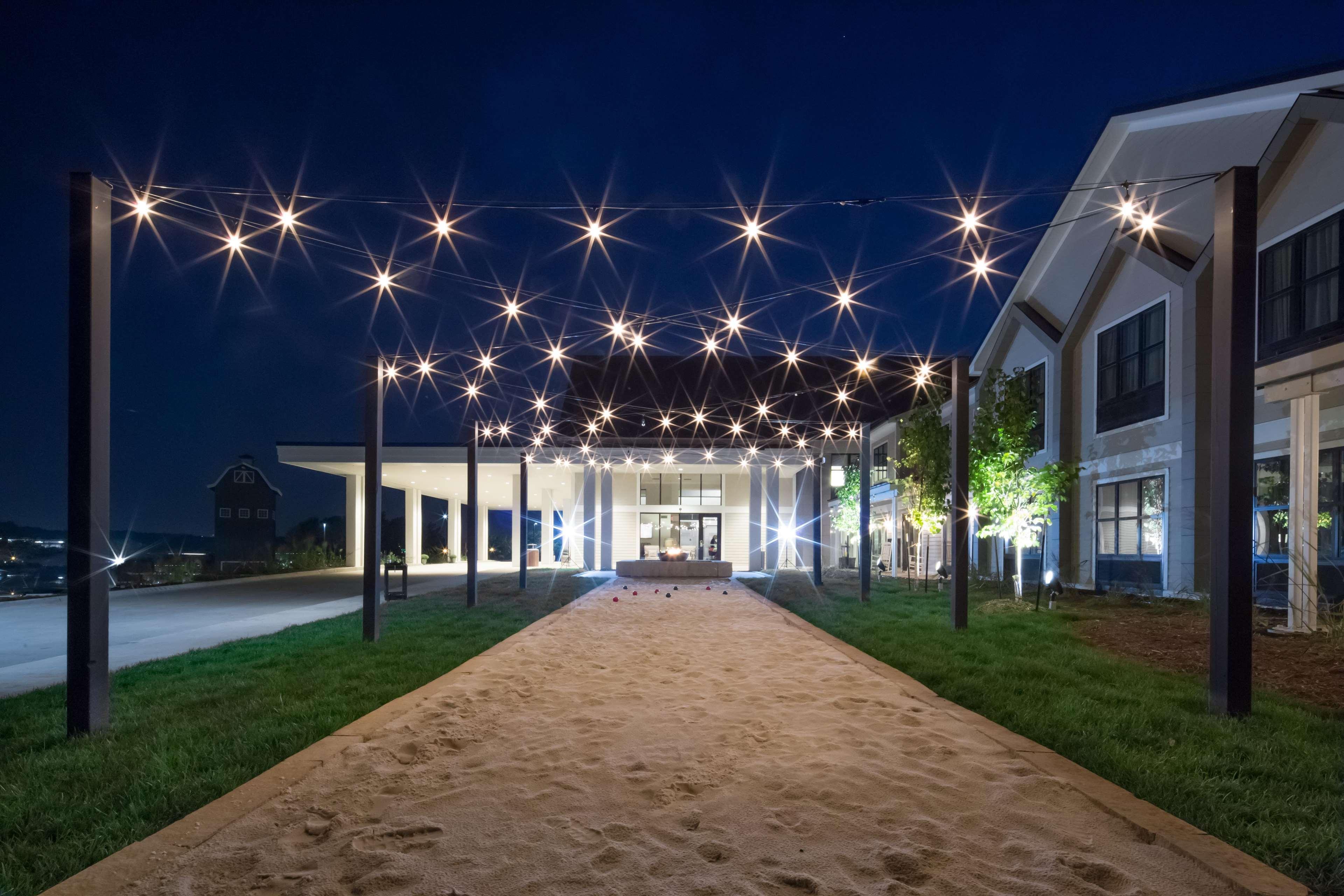 Hotel Renovo Des Moines Urbandale,Tapestry Collection Hilton エクステリア 写真